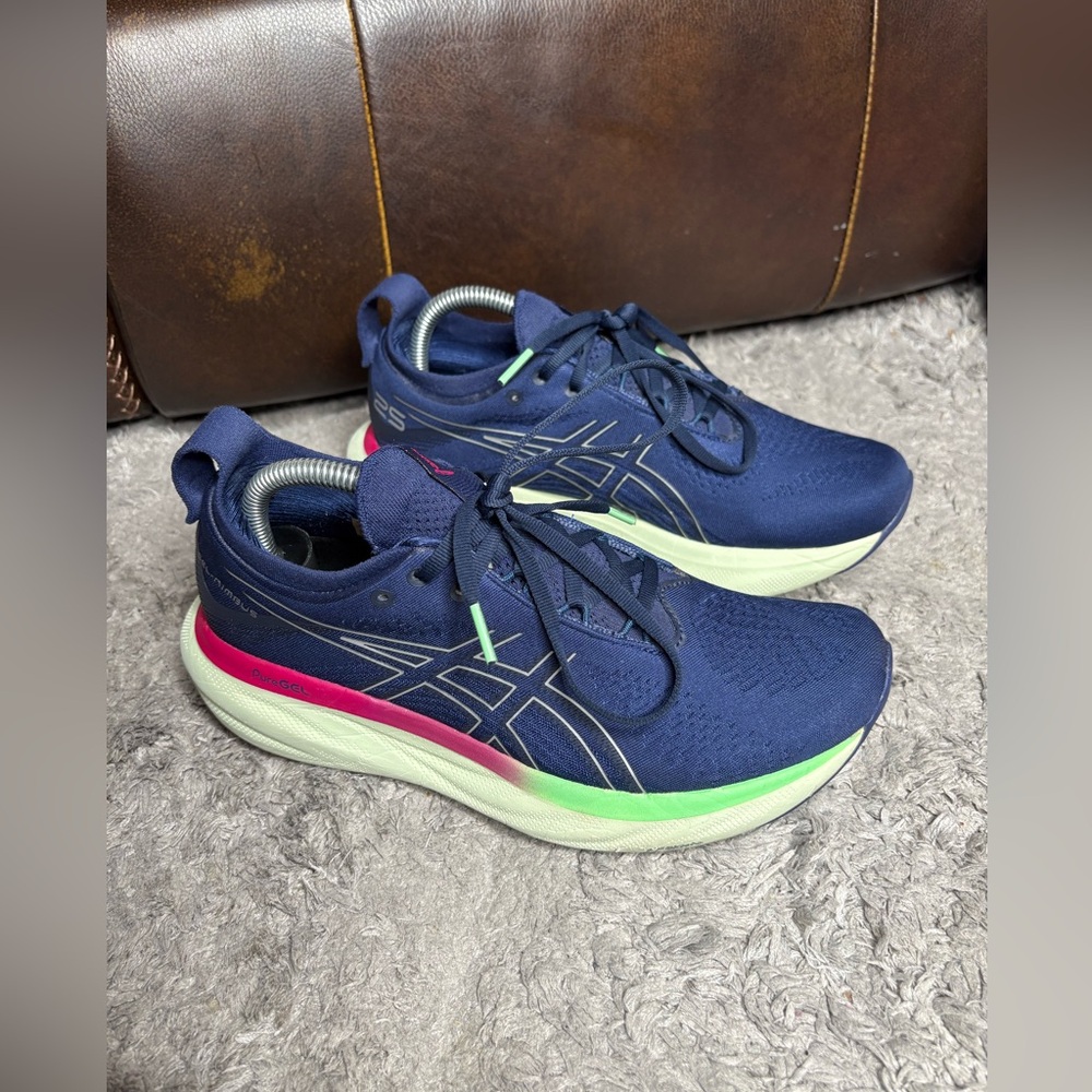 Women’s Asics GEL-NIMBUS 25 Running Shoes Size 8.5